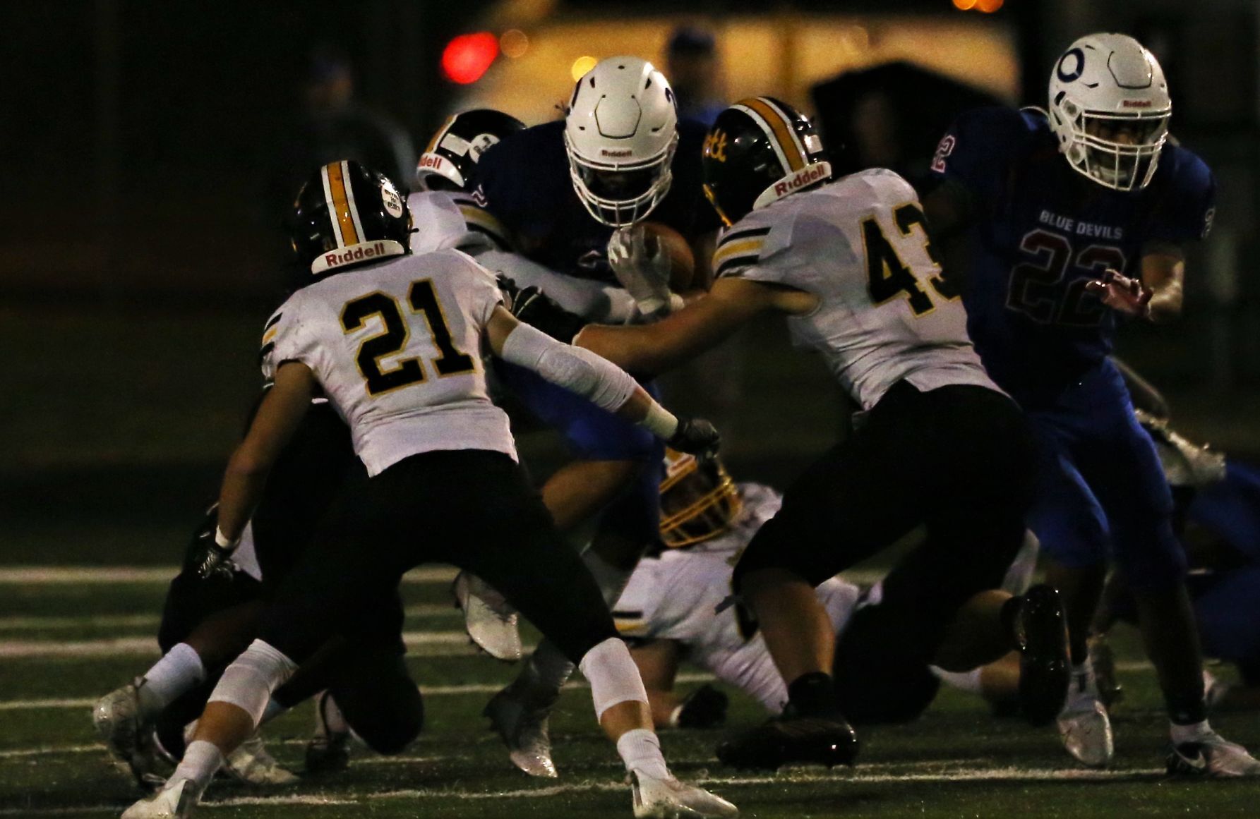 092421-qc-spt-bett-central fball7.jpg